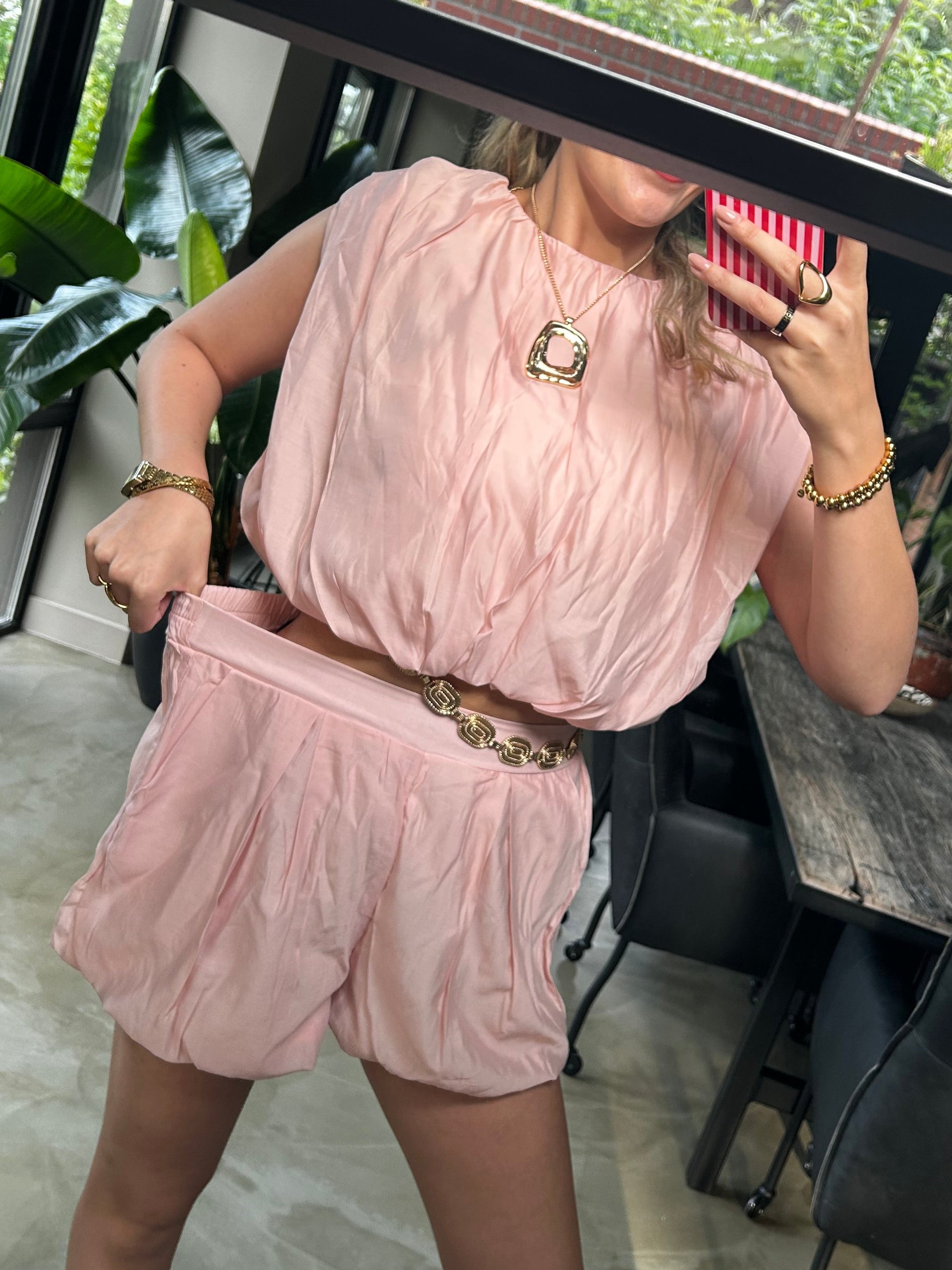 Short - Tess Linn Roze